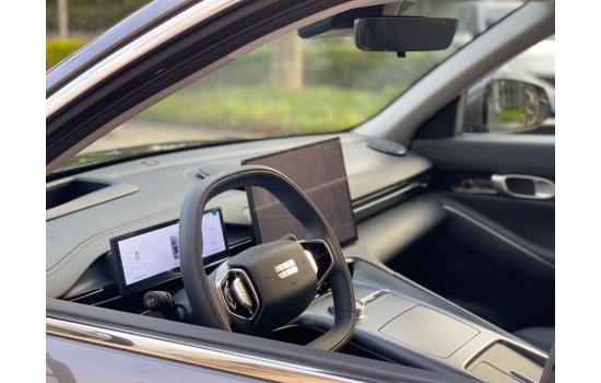 Geely Galaxy E5, 2025 (7), модель 2026 года, пробег 13 тысяч км
